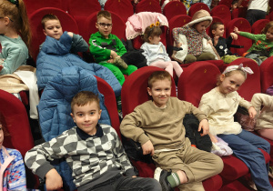 „Magiczny Świat Pana Andersena”- przedstawienie teatralne w KCK (gr. II,III,VI,X)