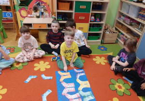 Dzień Kolorowej Skarpetki – grupa IV i V