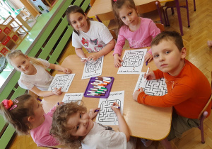 Dzień Kolorowej Skarpetki – grupa IV i V