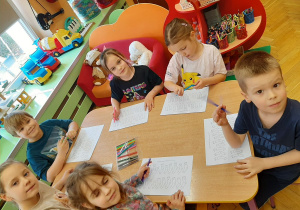 Dzień Kolorowej Skarpetki – grupa IV i V