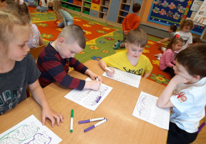 Dzień Kolorowej Skarpetki – grupa IV i V