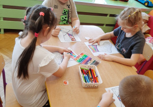 Dzień Kolorowej Skarpetki – grupa IV i V