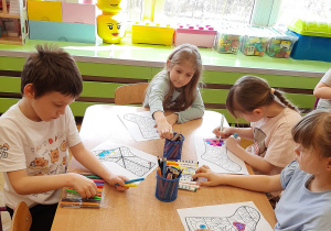 Dzień Kolorowej Skarpetki – grupa IV i V