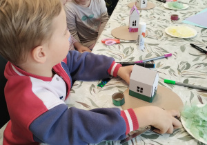 ZAJĄCZKOWE MIASTECZKO I MAGICZNE JAJO – Wielkanocne Warsztaty grupy X w Głodnie.