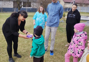 ZAJĄCZKOWE MIASTECZKO I MAGICZNE JAJO – Wielkanocne Warsztaty grupy X w Głodnie.