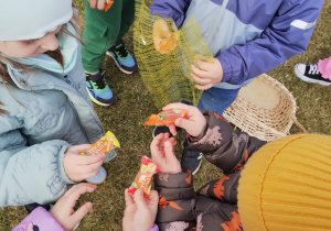 ZAJĄCZKOWE MIASTECZKO I MAGICZNE JAJO – Wielkanocne Warsztaty grupy X w Głodnie.