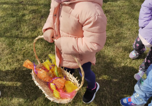 ZAJĄCZKOWE MIASTECZKO I MAGICZNE JAJO – Wielkanocne Warsztaty grupy X w Głodnie.