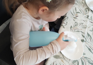 ZAJĄCZKOWE MIASTECZKO I MAGICZNE JAJO – Wielkanocne Warsztaty grupy X w Głodnie.