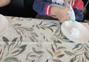 ZAJĄCZKOWE MIASTECZKO I MAGICZNE JAJO – Wielkanocne Warsztaty grupy X w Głodnie.