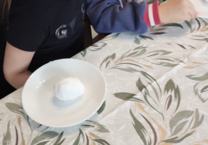 ZAJĄCZKOWE MIASTECZKO I MAGICZNE JAJO – Wielkanocne Warsztaty grupy X w Głodnie.