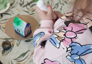 ZAJĄCZKOWE MIASTECZKO I MAGICZNE JAJO – Wielkanocne Warsztaty grupy X w Głodnie.