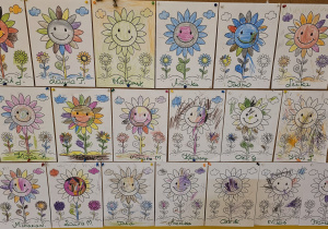 „Pierwsze wiosenne kwiatki” – sensorycznie i artystycznie w grupie I maluszków