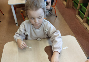 Wielkanocne zabawy plastyczne w grupie IX