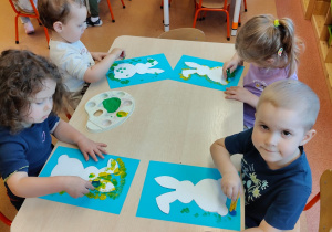 Wielkanocne zabawy plastyczne w grupie IX