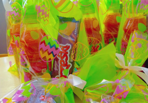 Wielkanocne zabawy plastyczne w grupie IX