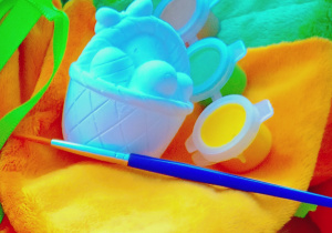 Wielkanocne zabawy plastyczne w grupie IX