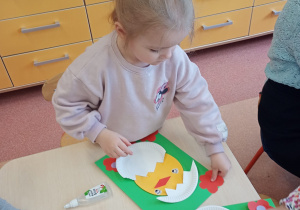 Wielkanocne zabawy plastyczne w grupie IX