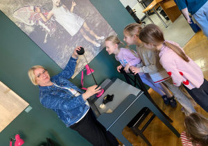 ,,Spotkanie z Książką” – Wycieczka do Biblioteki grupy IV i V