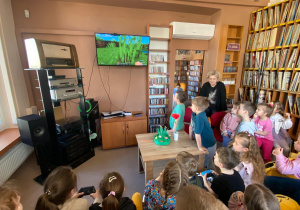 ,,Spotkanie z Książką” – Wycieczka do Biblioteki grupy IV i V