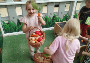 „Nauka przez zabawę – od pola do stołu” – zajęcia edukacyjne w CH FERIO – grupa XII