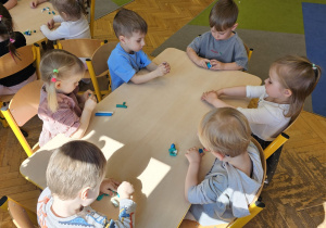 Dzień Ziemi – mali ekolodzy w akcji – grupa I