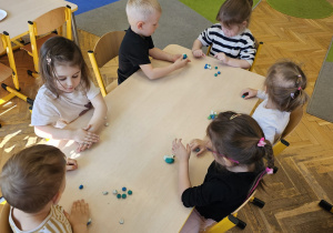 Dzień Ziemi – mali ekolodzy w akcji – grupa I