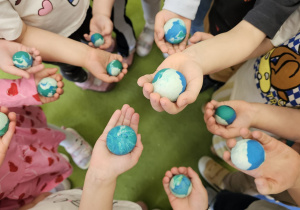 Dzień Ziemi – mali ekolodzy w akcji – grupa I