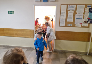 KTO NAM POMOŻE ? – grupa X z wizytą w gabinecie pielęgniarki i położnej środowiskowej.