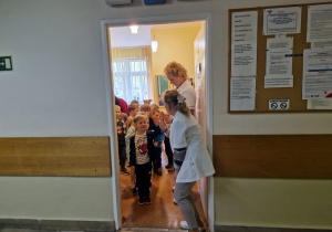 KTO NAM POMOŻE ? – grupa X z wizytą w gabinecie pielęgniarki i położnej środowiskowej.