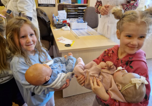 KTO NAM POMOŻE ? – grupa X z wizytą w gabinecie pielęgniarki i położnej środowiskowej.