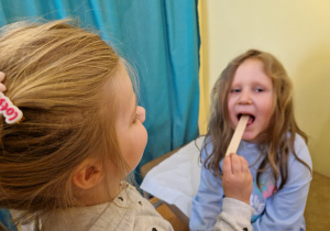 KTO NAM POMOŻE ? – grupa X z wizytą w gabinecie pielęgniarki i położnej środowiskowej.