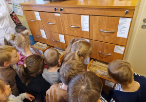 KTO NAM POMOŻE ? – grupa X z wizytą w gabinecie pielęgniarki i położnej środowiskowej.