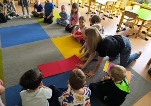 „Rodzinna porcja zdrowia”- czyli spotkanie w gr. XII z mamusią Antosi, mamusią Jasia i babcią Jaśminki