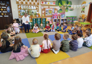 „Rodzinna porcja zdrowia”- czyli spotkanie w gr. XII z mamusią Antosi, mamusią Jasia i babcią Jaśminki