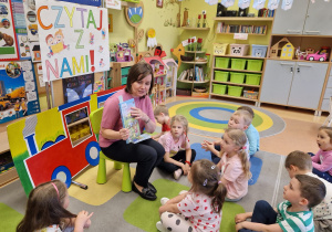 XXIII Ogólnopolski Tydzień Bibliotek - spotkanie z bibliotekarką w grupie X