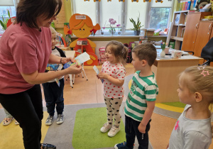 XXIII Ogólnopolski Tydzień Bibliotek - spotkanie z bibliotekarką w grupie X