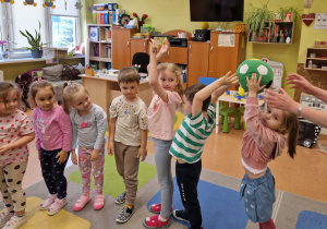 XXIII Ogólnopolski Tydzień Bibliotek - spotkanie z bibliotekarką w grupie X