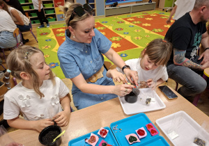 Rodzinne Warsztaty z KidsLab w grupie V