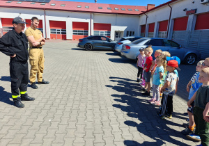 Strażak czyta przedszkolakom!- czyli XXV Ogólnopolski Tydzień Czytania Dzieciom i wizyta grupy II w Jednostce Ratowniczo-Gaśniczej nr 2 w Koninie