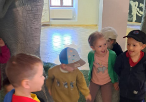 Wycieczka maluszków z grupy IX do Muzeum Okręgowego w Koninie
