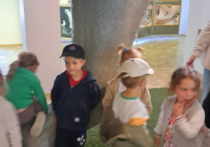 Wycieczka maluszków z grupy IX do Muzeum Okręgowego w Koninie