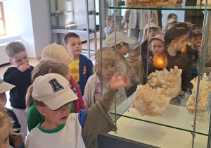 Wycieczka maluszków z grupy IX do Muzeum Okręgowego w Koninie