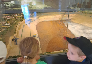 Wycieczka maluszków z grupy IX do Muzeum Okręgowego w Koninie