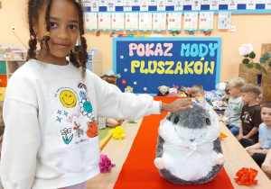 ,,Pokaz Mody Pluszaków w Dniu Dziecka”- grupa V