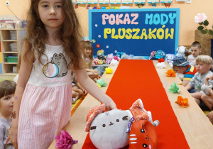 ,,Pokaz Mody Pluszaków w Dniu Dziecka”- grupa V