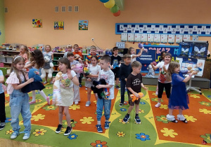 ,,Pokaz Mody Pluszaków w Dniu Dziecka”- grupa V