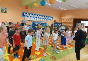 ,,Pokaz Mody Pluszaków w Dniu Dziecka”- grupa V