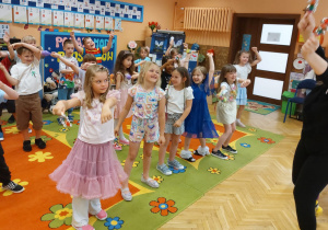 ,,Pokaz Mody Pluszaków w Dniu Dziecka”- grupa V