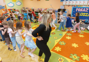 ,,Pokaz Mody Pluszaków w Dniu Dziecka”- grupa V