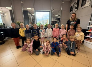 Z wizytą w salonie fryzjerskim- gr. XI